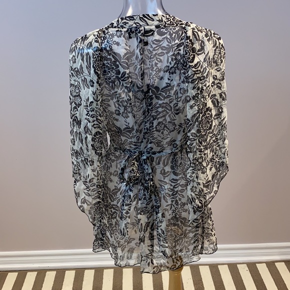 Flowy Top - Picture 3 of 3